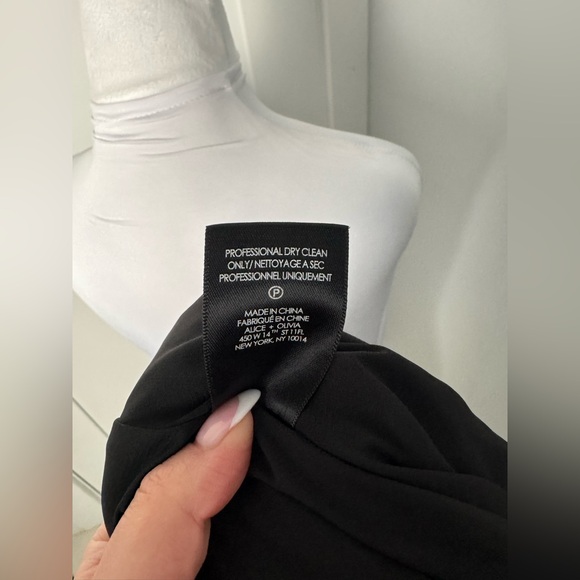 Alice + Olivia Glinda Floral Mini Dress/Size Medium - Picture 8 of 9